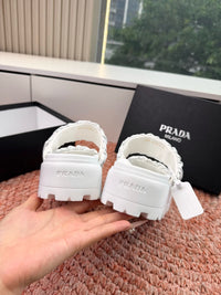 Matelassé Nappa Flatform Slides