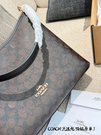 Laurel Shoulder Bag