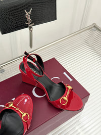 Donna Wedge Sandals