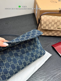 Madison Medium Shoulder Bag