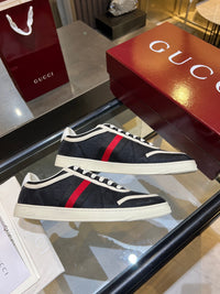 Stretch Low Top Trainers