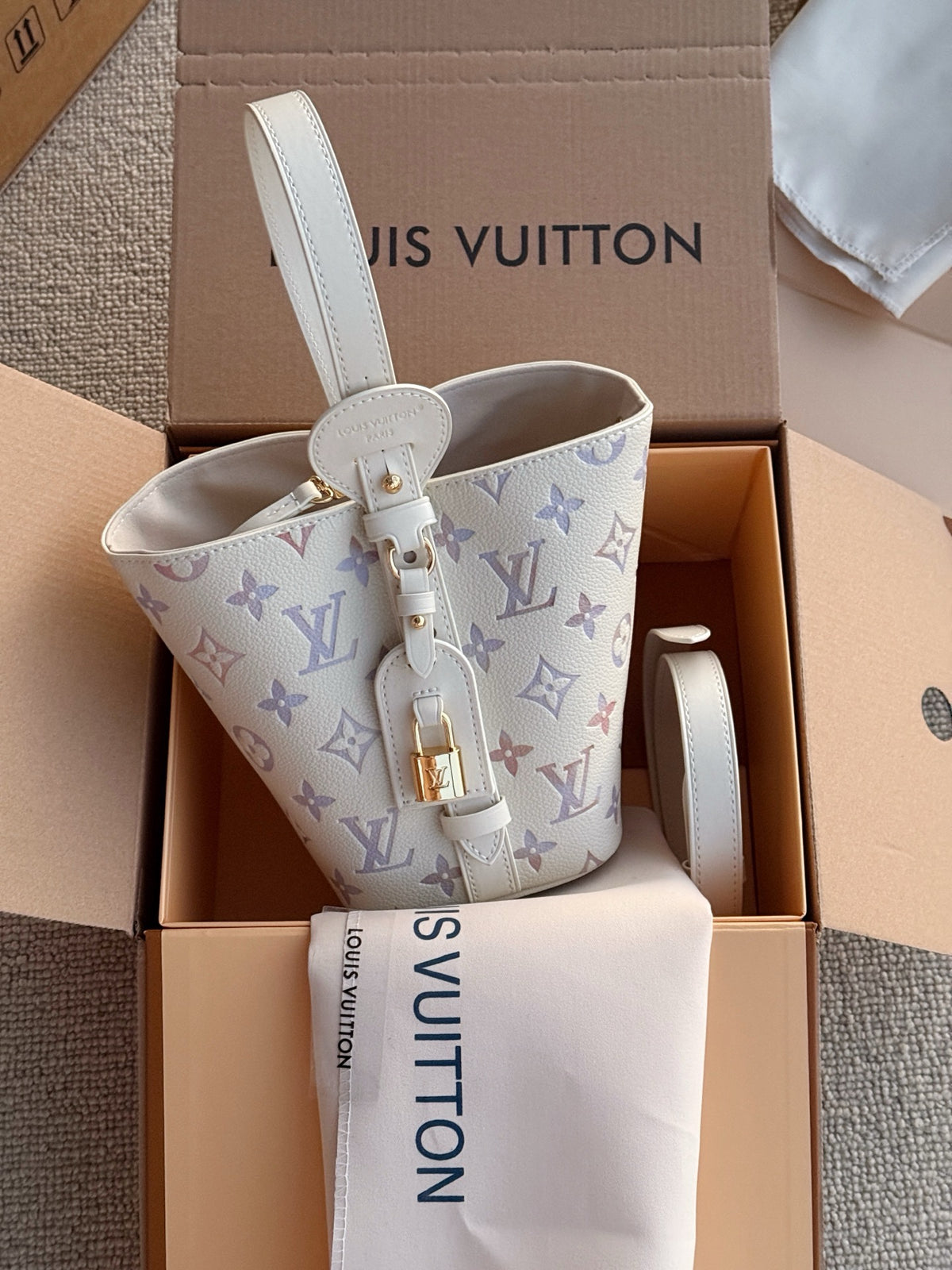 All In BB Bucket Bag