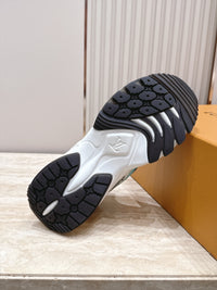Run 55 Sneakers