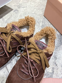 Gymnasium Suede Sneakers