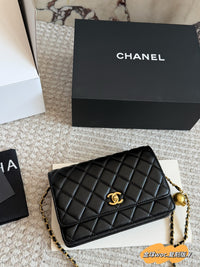 Pearl Crush Wallet on Chain