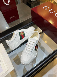 Stretch Low Top Trainers
