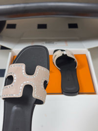 Oasis Sandal