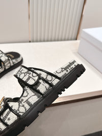 Dioract Sandals