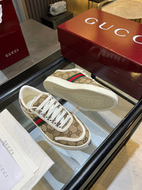 Stretch Low Top Trainers