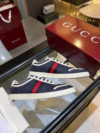 Stretch Low Top Trainers