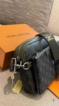 Trio Messenger Bag