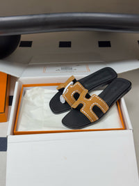 Oasis Sandal