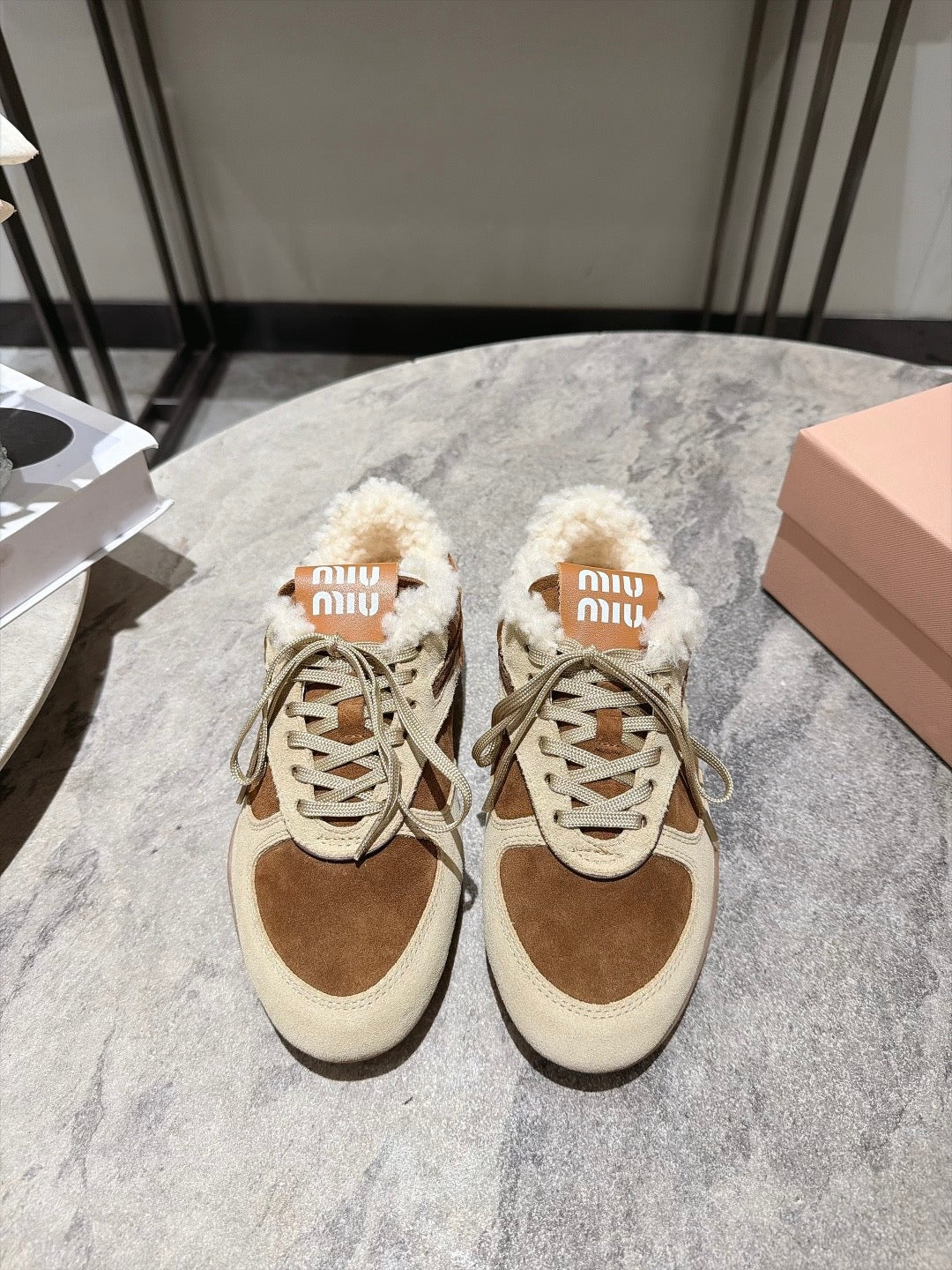 Gymnasium Suede Sneakers