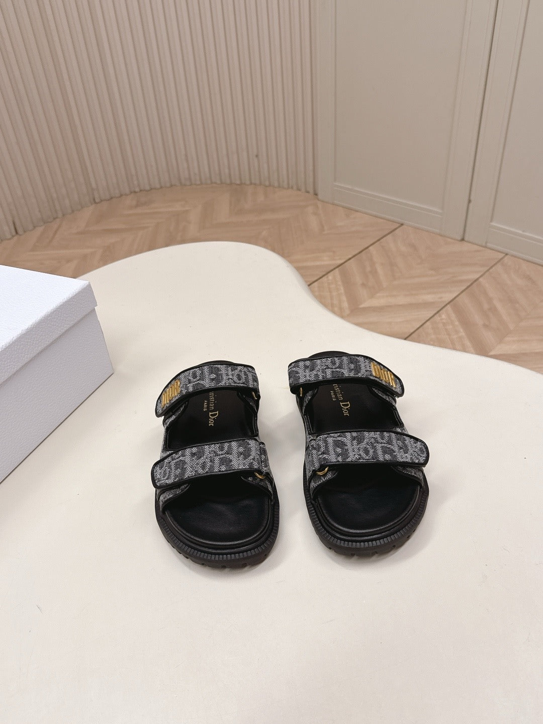 Dioract Sandals