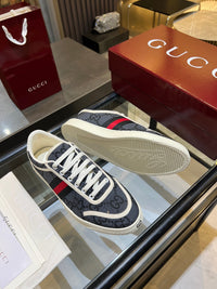Stretch Low Top Trainers