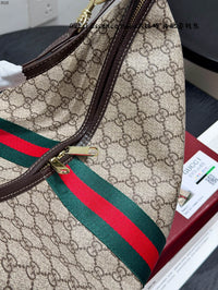 Essence Hobo Bag