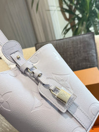 All In BB Bucket Bag