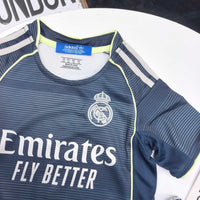Real Madrid Vinícius Júnior No.7 Football Kit