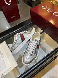 Stretch Low Top Trainers