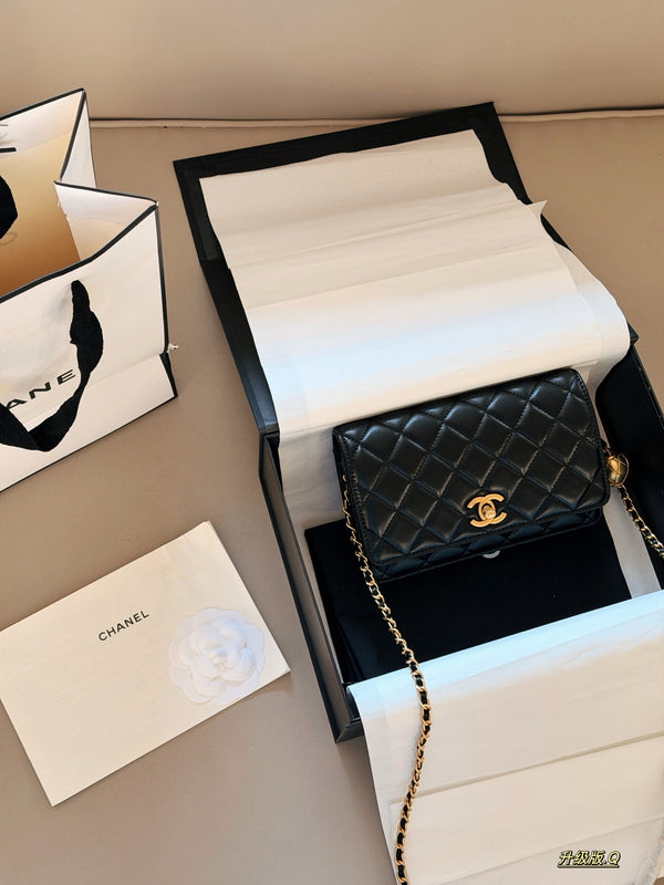 Wallet on Chain Gold Ball