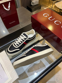 Stretch Low Top Trainers