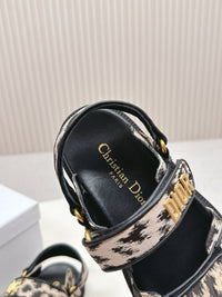 Dioract Sandals