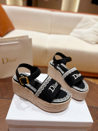 Dentelle Wedge Sandals