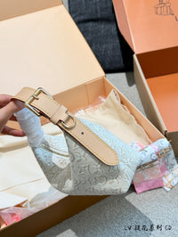 Hills Pochette Bag