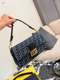 Baguette Bag