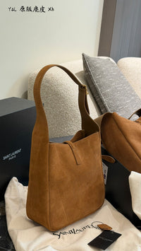 Le 5 à 7 Shoulder Bag