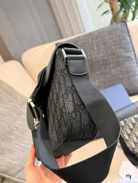Heritage Messenger Bag