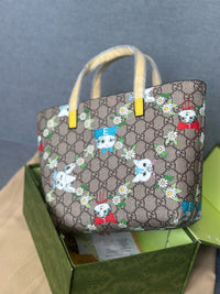 Supreme Tote