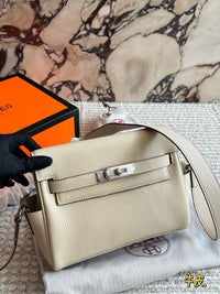 Kelly Messenger PM Bag