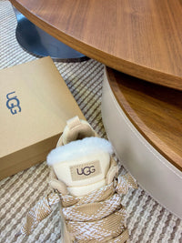 Lowmel Sneakers