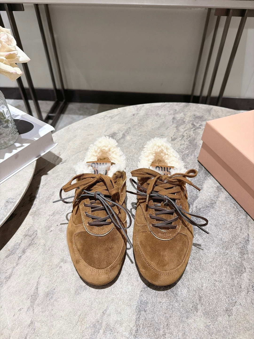 Gymnasium Suede Sneakers