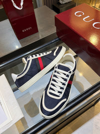 Stretch Low Top Trainers