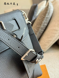 Steamer Crossbody