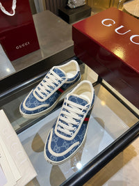 Stretch Low Top Trainers