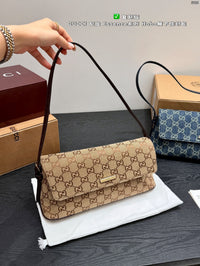 Madison Medium Shoulder Bag