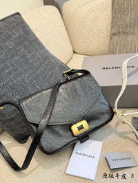 Clicca Shoulder Bag
