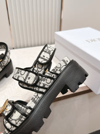 Dioract Sandals