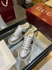 Stretch Low Top Trainers