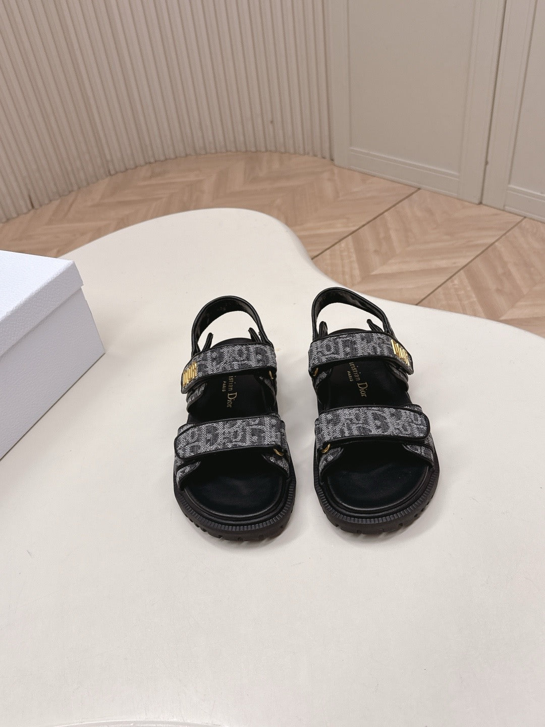 Dioract Sandals