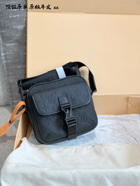 Getaway Messenger Bag