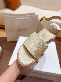 Dentelle Wedge Sandals