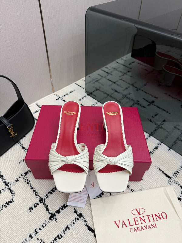 26S Garavani Annet Mules