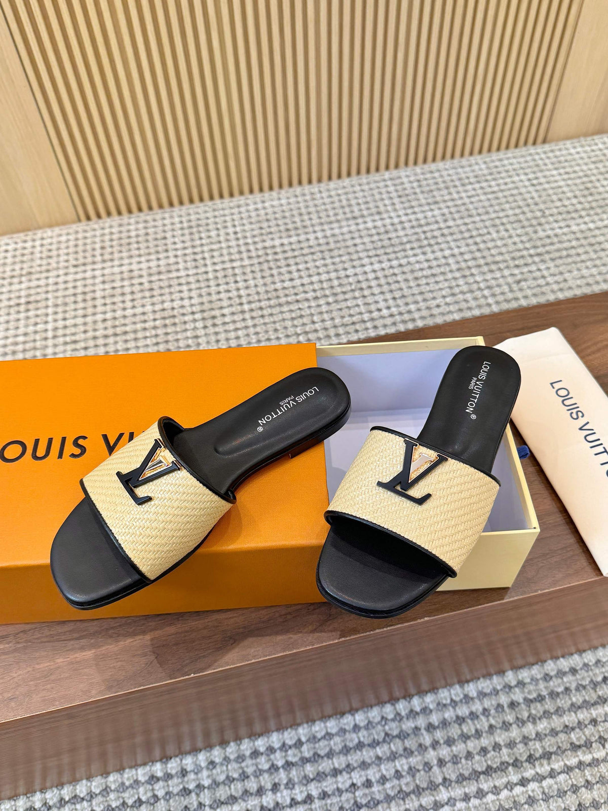 Capri Flat Mules