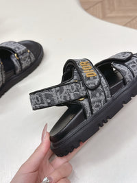 Dioract Sandals