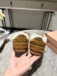 Gymnasium Suede Sneakers