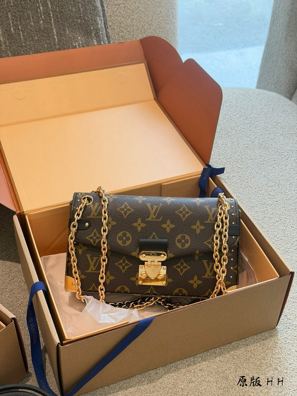Trunkie East West Bag